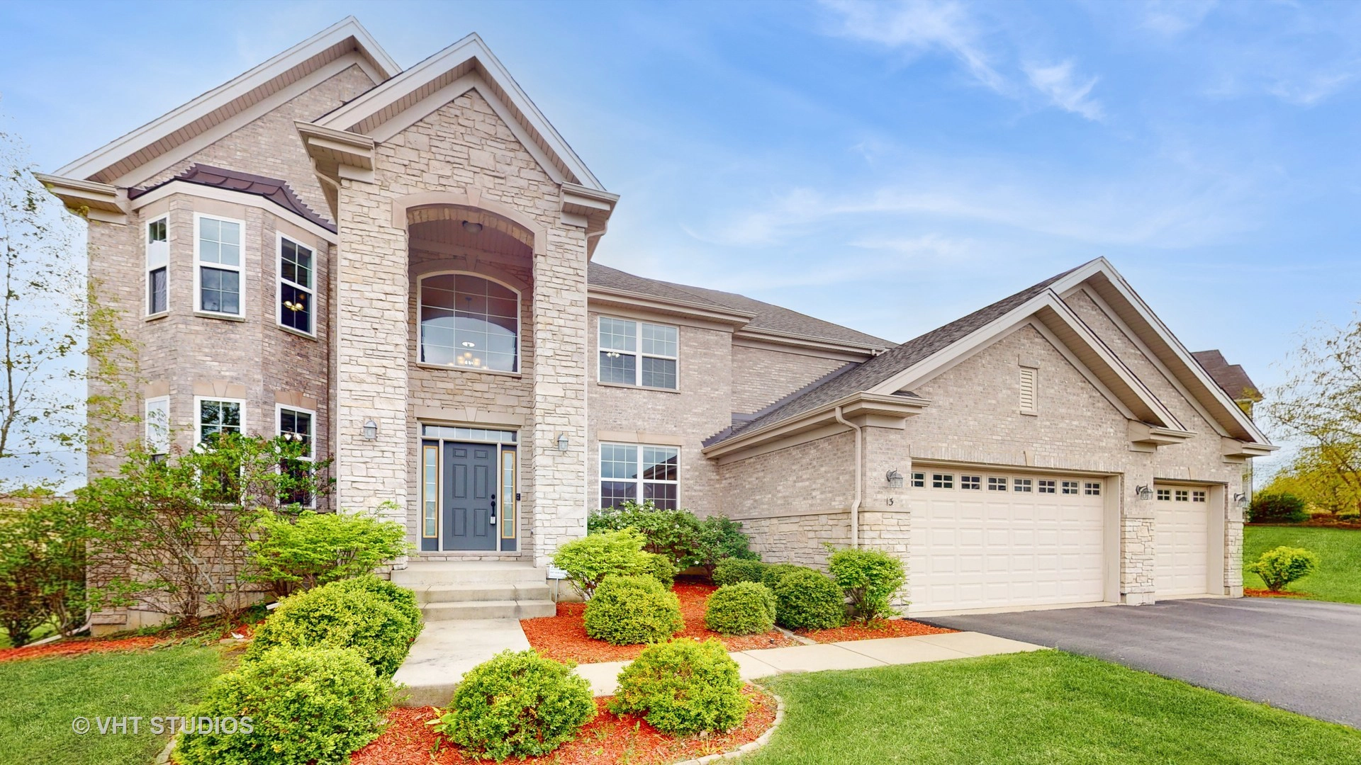 13 N EMPRESS DR  