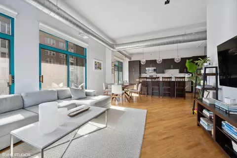 Living - 910 W Madison St #506, Chicago, IL 60607 photo 2 of 2