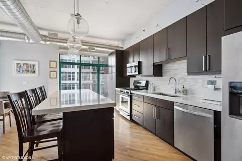 Kitchen - 910 W Madison St #506, Chicago, IL 60607 photo 2 of 4