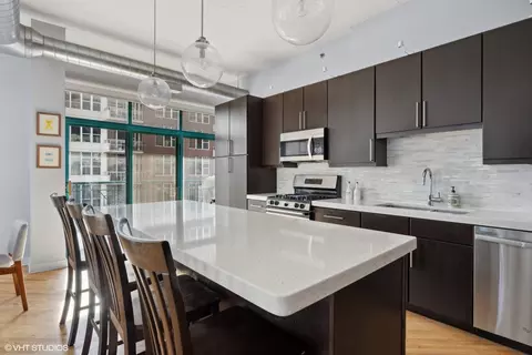 Kitchen - 910 W Madison St #506, Chicago, IL 60607 photo 3 of 4