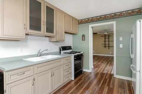 1312 Beverly Ln, Bloomington, IL 61701 photo 9