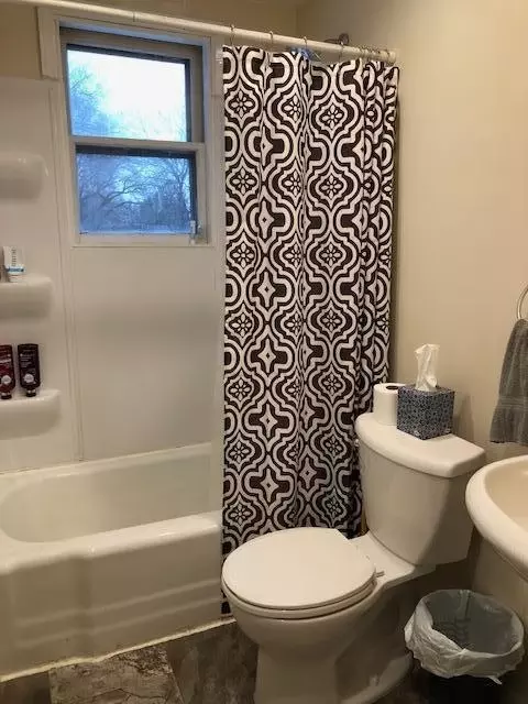 Bath - 113 E 12th St, Lockport, IL 60441 photo 3 of 3