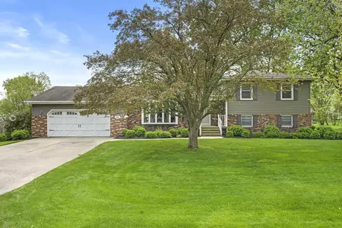 603 Magnolia Dr, Crown Point, IN 46307