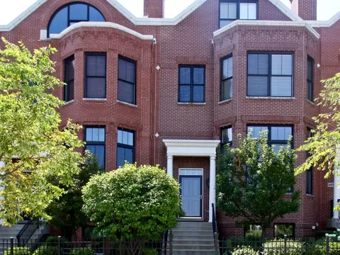 2073 Valor Ct, Glenview, IL 60026