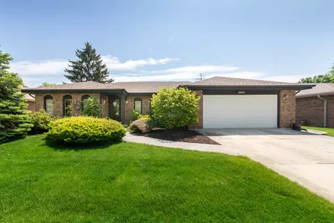7423 Cashew Dr, Orland Park, IL 60462