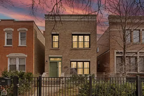 1431 N Oakley Blvd, Chicago, IL 60622