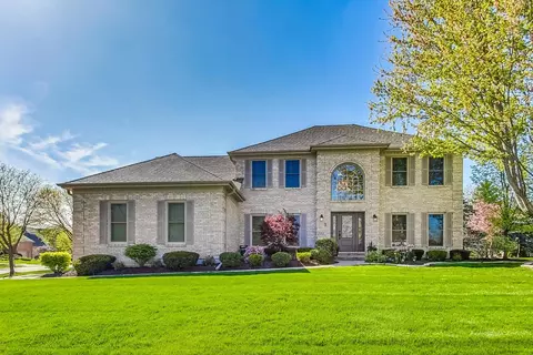 211 Camden Ct, Naperville, IL 60540