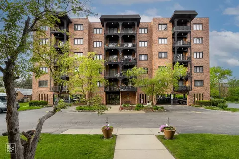 9331 Landings Ln #606, Des Plaines, IL 60016