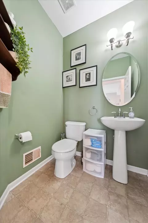 Bath - 1509 Balboa Dr, Minooka, IL 60447 photo 1 of 4