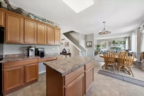 Kitchen - 1509 Balboa Dr, Minooka, IL 60447 photo 3 of 5