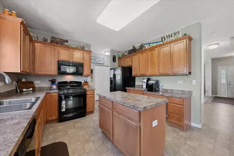 Kitchen - 1509 Balboa Dr, Minooka, IL 60447 photo 1 of 5