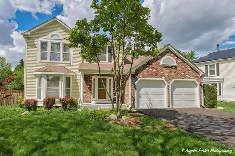 142 N Fiore Pkwy, Vernon Hills, IL 60061