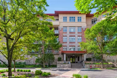 115 Prairie Park Dr #407, Wheeling, IL 60090