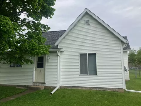 201 SE Main St, Hopedale, IL 61747