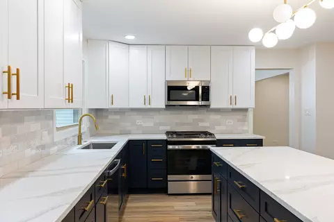 Kitchen - 1497 Applegate Dr, Naperville, IL 60565 photo 2 of 4