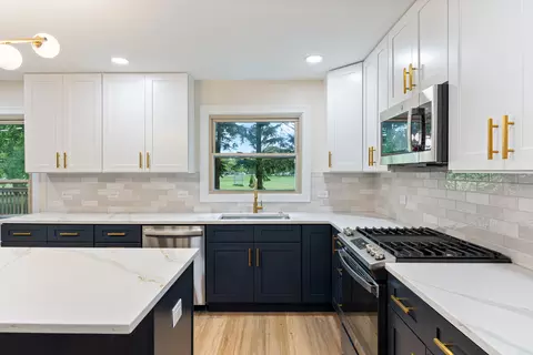 Kitchen - 1497 Applegate Dr, Naperville, IL 60565 photo 1 of 4