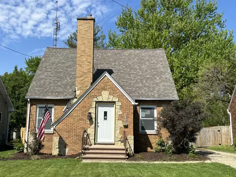 1119 S 4th St, Dekalb, IL 60115