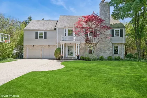 918 Locust Rd, Wilmette, IL 60091