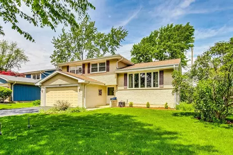 910 W Whitegate Dr, Mount Prospect, IL 60056 photo 3