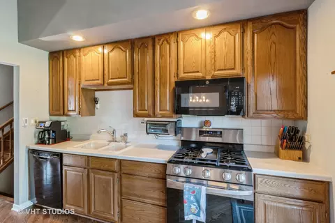 1061 Warwick Cir N, Hoffman Estates, IL 60169 photo 8