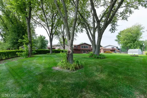 Exterior - 1006 Cobble Hill Ct, Hoffman Estates, IL 60169 photo 5 of 6