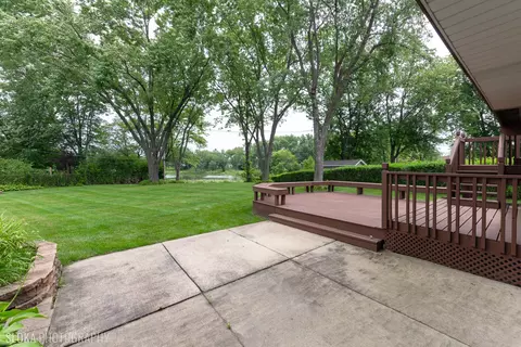 Exterior - 1006 Cobble Hill Ct, Hoffman Estates, IL 60169 photo 6 of 6