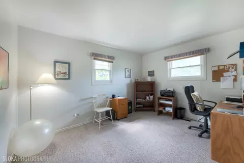 Bedroom - 1006 Cobble Hill Ct, Hoffman Estates, IL 60169 photo 3 of 3