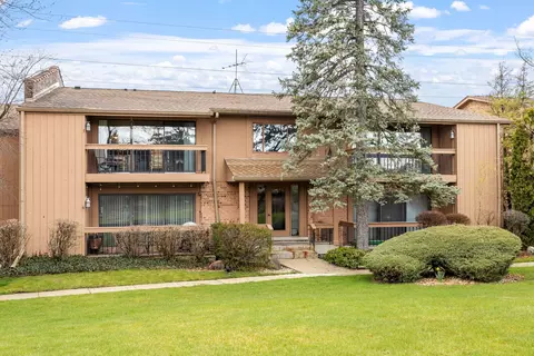 8066 Garfield Ave #4, Burr Ridge, IL 60527