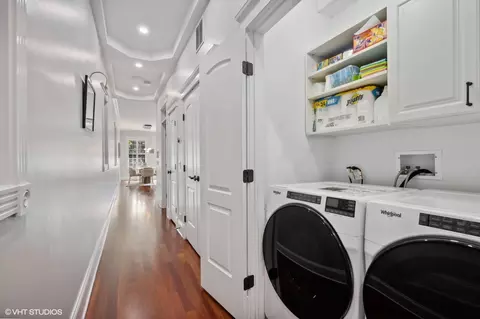 Entry Way - Undisclosed, Chicago, IL 60657 photo 2 of 2