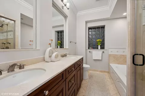 Bath - Undisclosed, Chicago, IL 60657 photo 1 of 2