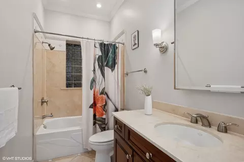 Bath - Undisclosed, Chicago, IL 60657 photo 2 of 2