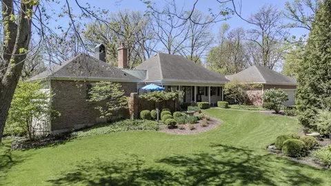 281 Hawley Ln, Geneva, IL 60134