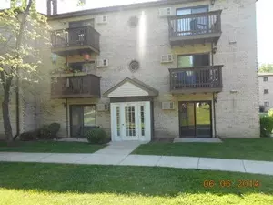 461 E Spruce Dr #1B, Palatine, IL 60074