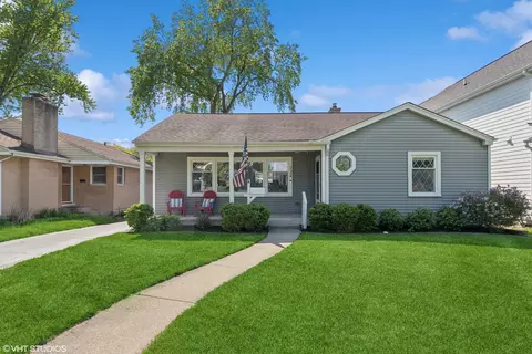 724 N Kaspar Ave, Arlington Heights, IL 60004