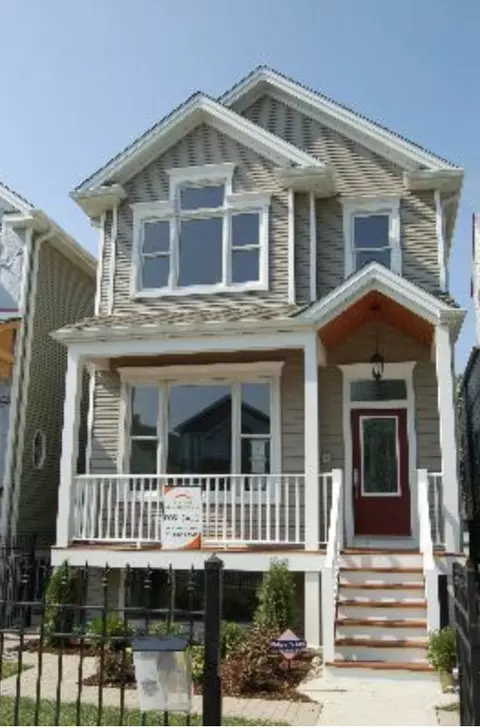 4108 N Bell Ave, Chicago, IL 60618