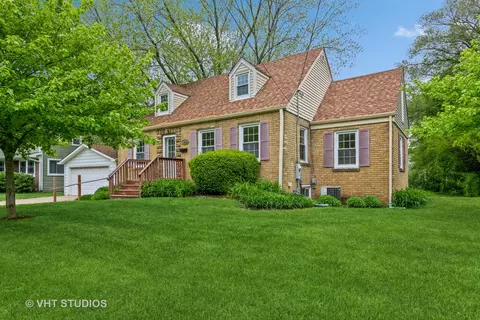 1230 Victory Dr, Libertyville, IL 60048
