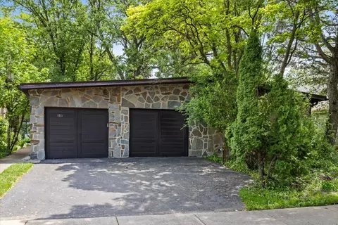 9011 Kildare Ave, Skokie, IL 60076