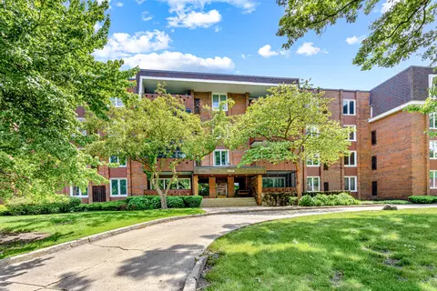 129 S Spruce Ave #108, Wood Dale, IL 60191
