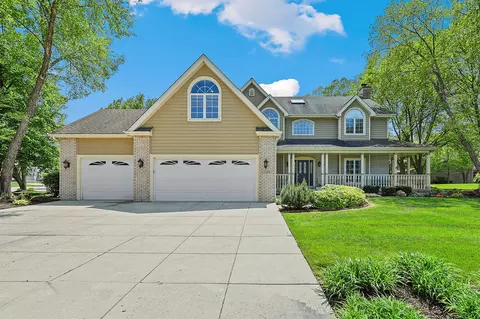 1100 Cornwallis Ln, Munster, IN 46321