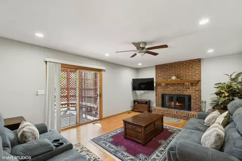 1431 S 4th Ave, Des Plaines, IL 60018 photo 3