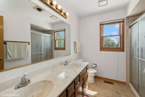 1431 S 4th Ave, Des Plaines, IL 60018 photo 12