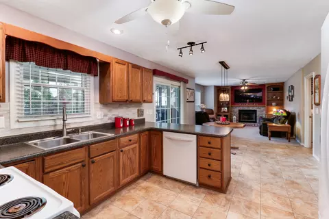 1322 Lismore Ln, Normal, IL 61761 photo 8