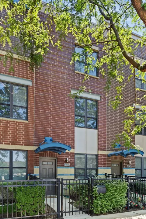 1145 N Cambridge Ave, Chicago, IL 60610