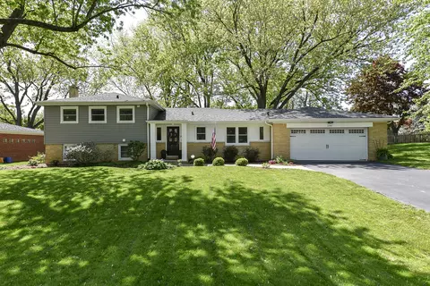 256 Sharon Dr, Barrington, IL 60010