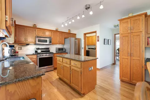 1274 Rosegate Ct, Aurora, IL 60504 photo 8