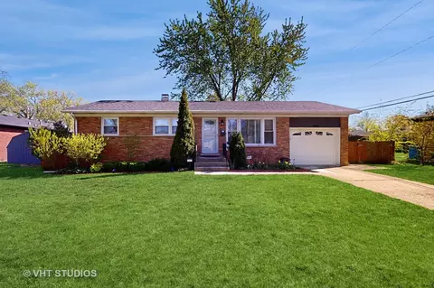 1603 W Palm Dr, Mount Prospect, IL 60056