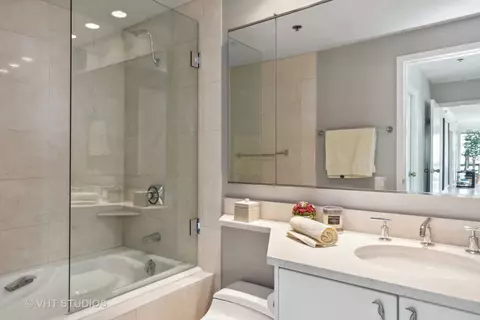 100 E Huron St #2502, Chicago, IL 60611 photo 20