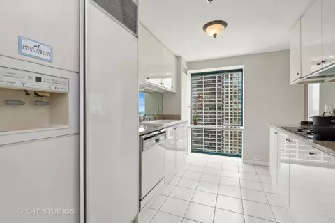 100 E Huron St #2502, Chicago, IL 60611 photo 9
