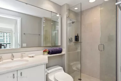 100 E Huron St #2502, Chicago, IL 60611 photo 22
