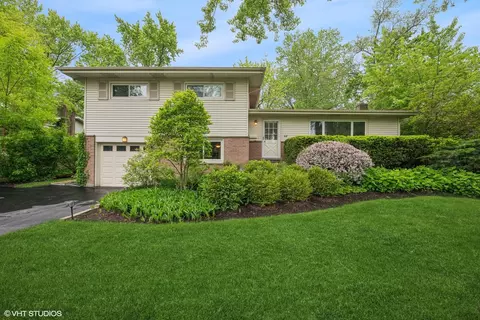 516 Pine St, Deerfield, IL 60015